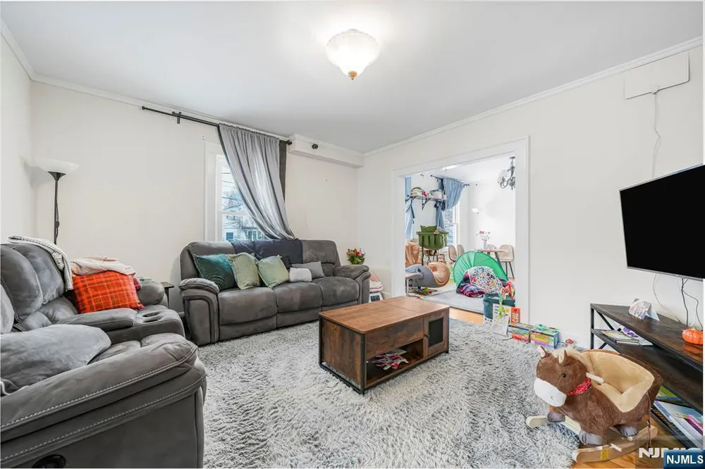 6 Franklin Ave, Montclair, NJ 07042