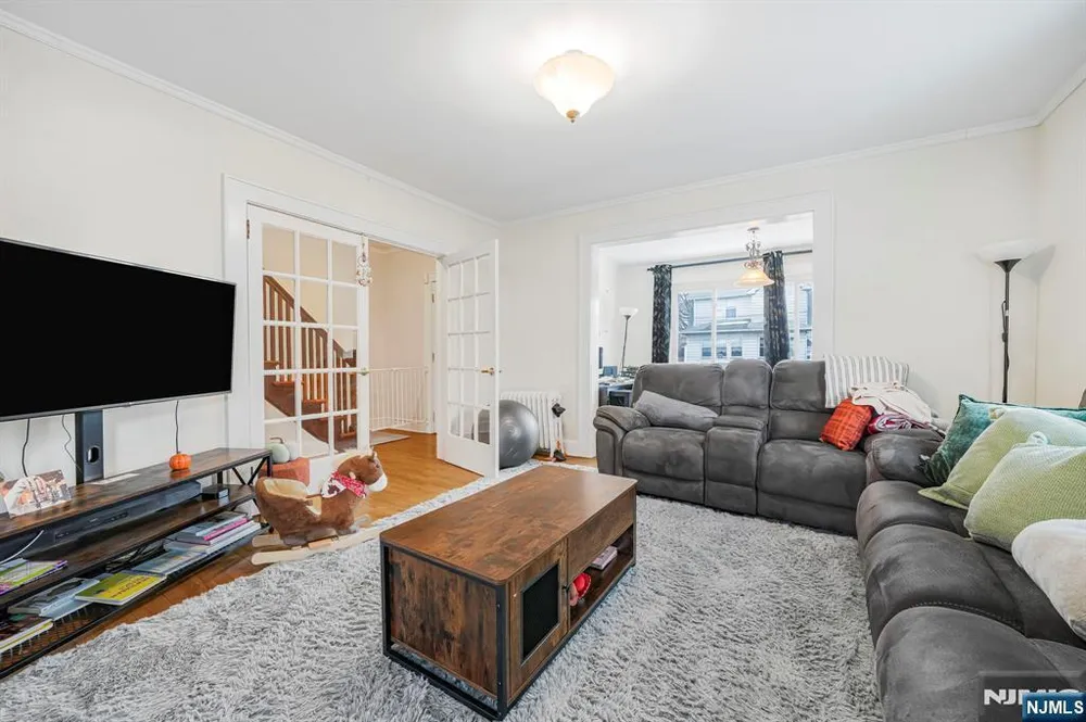 6 Franklin Ave, Montclair, NJ 07042