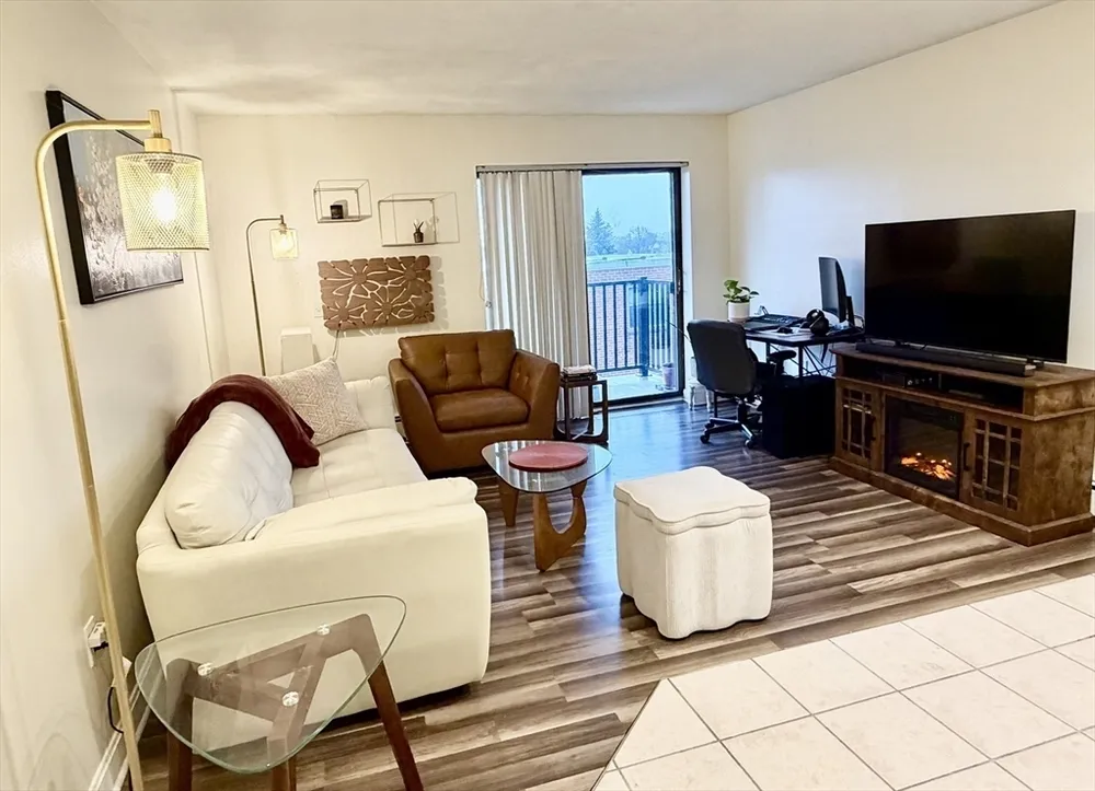 300 Governors Dr, Winthrop, MA 02152