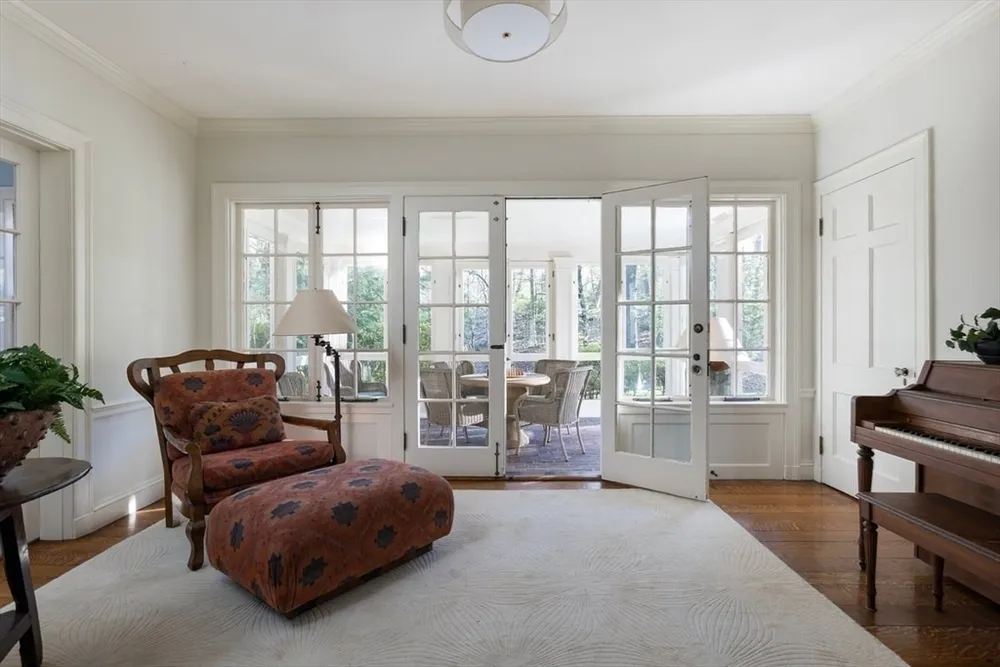 300 Warren St, Brookline, MA 02445