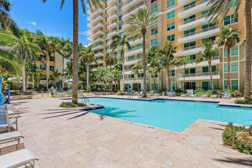 625 Casa Loma Blvd, Boynton Beach, FL 33435