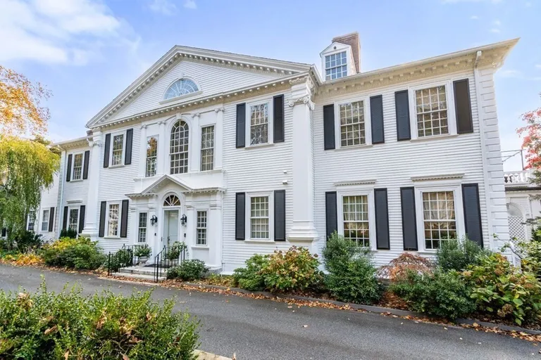 15 Catlin Rd, Brookline, MA 02445-5748