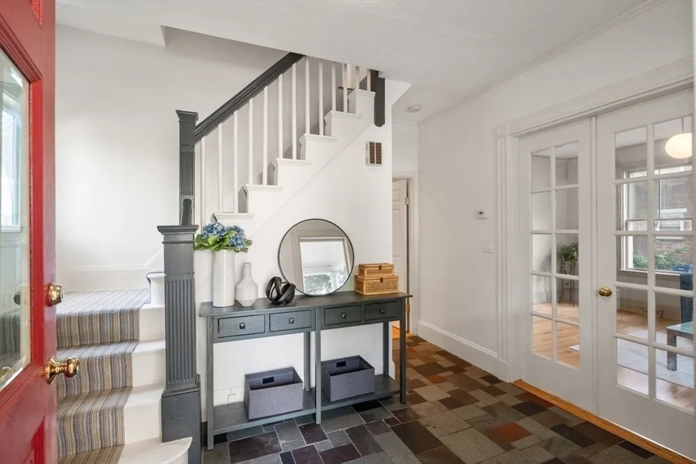40 Brooks Ave, Newton, MA 02460