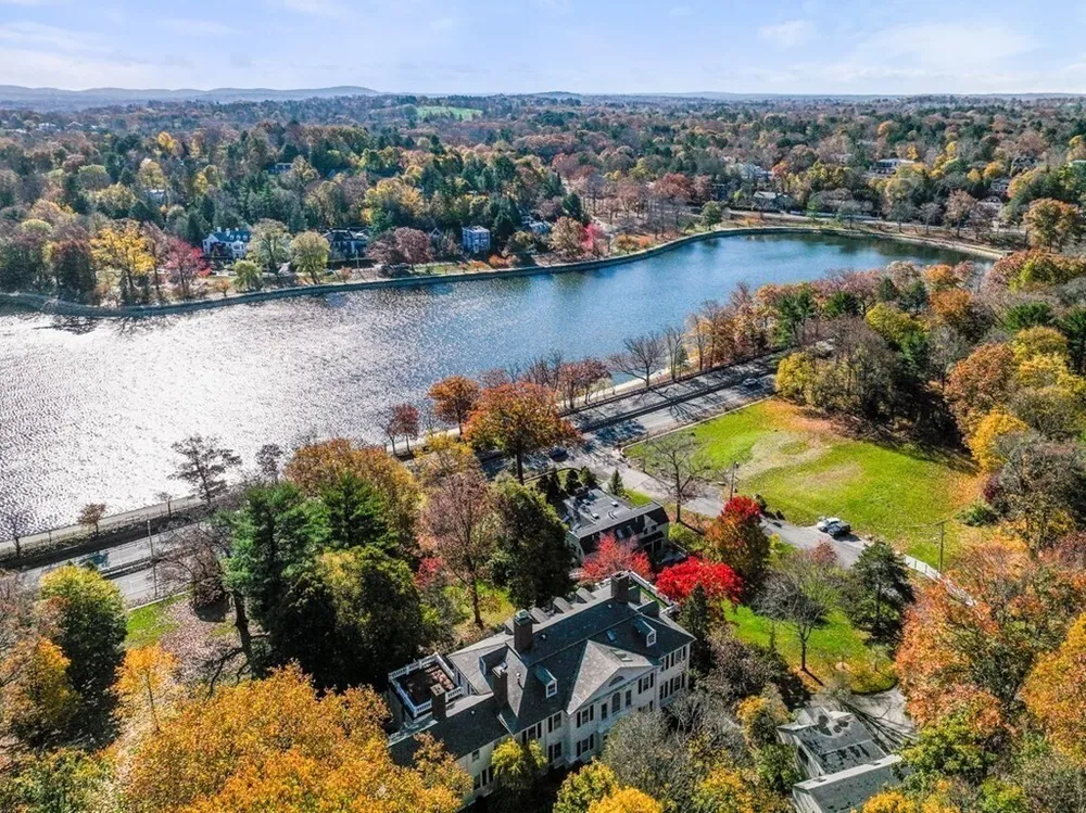 15 Catlin Rd, Brookline, MA 02445-5748