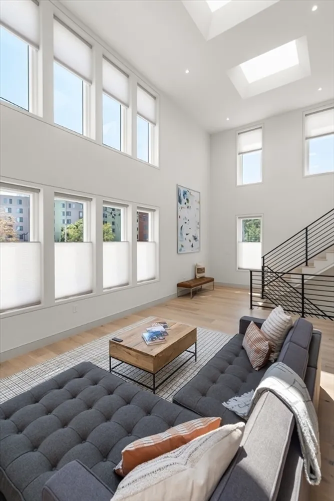 17 Smith Pl, Cambridge, MA 02138