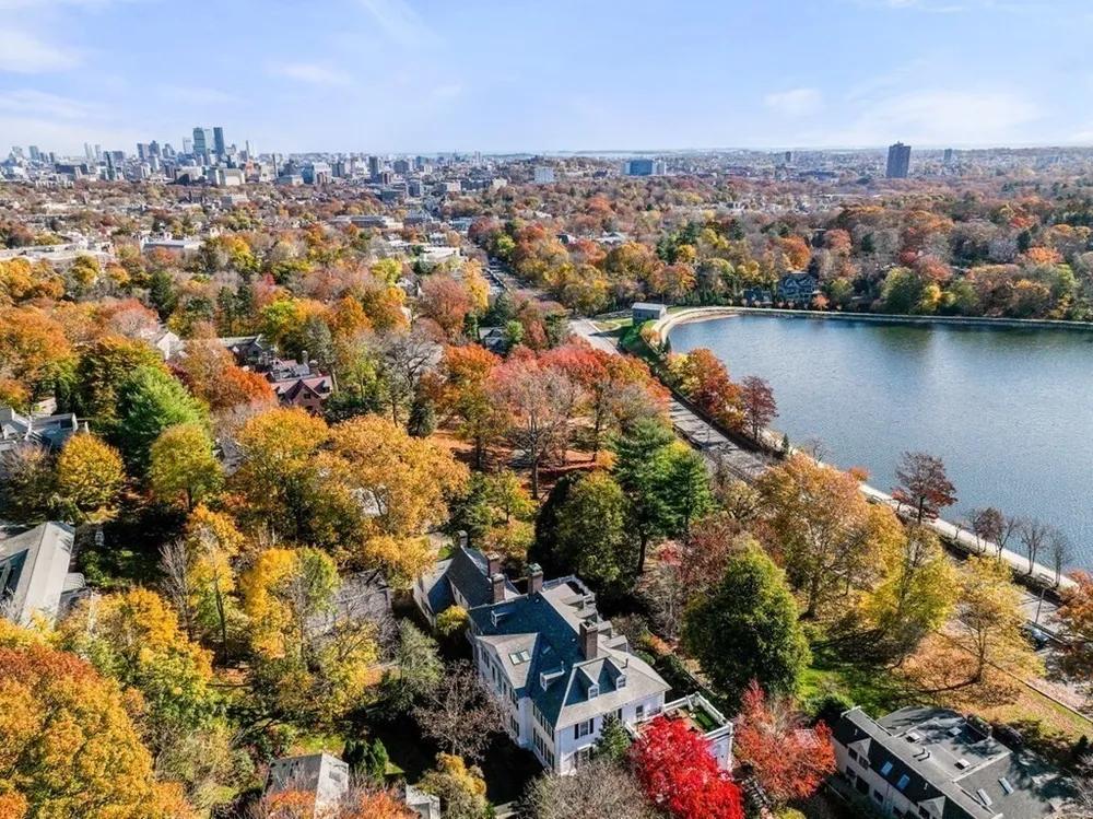 15 Catlin Rd, Brookline, MA 02445-5748