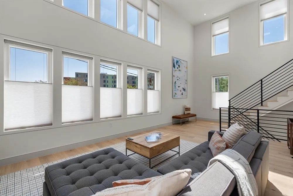 17 Smith Pl, Cambridge, MA 02138