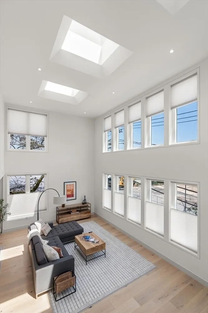 17 Smith Pl, Cambridge, MA 02138