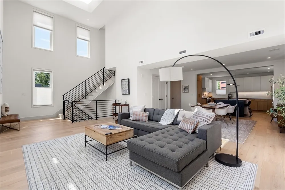 17 Smith Pl, Cambridge, MA 02138