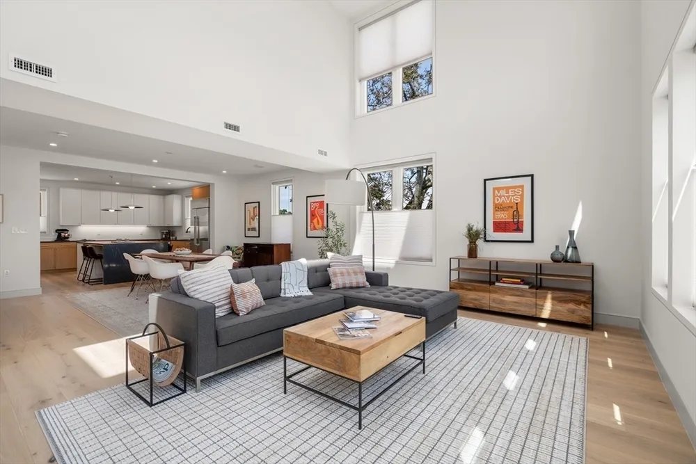 17 Smith Pl, Cambridge, MA 02138
