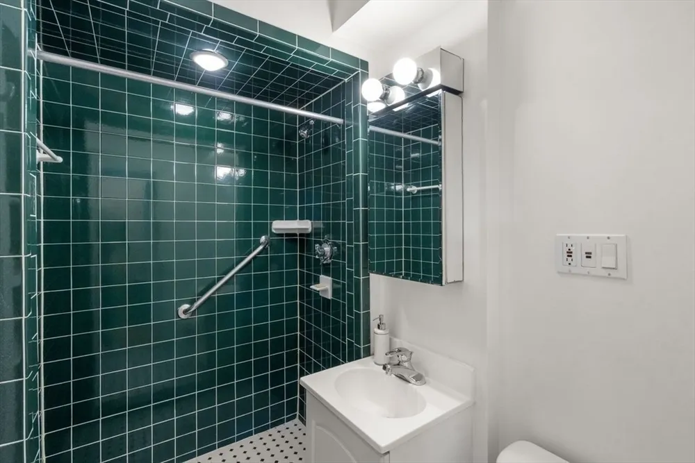 40 Brooks Ave, Newton, MA 02460