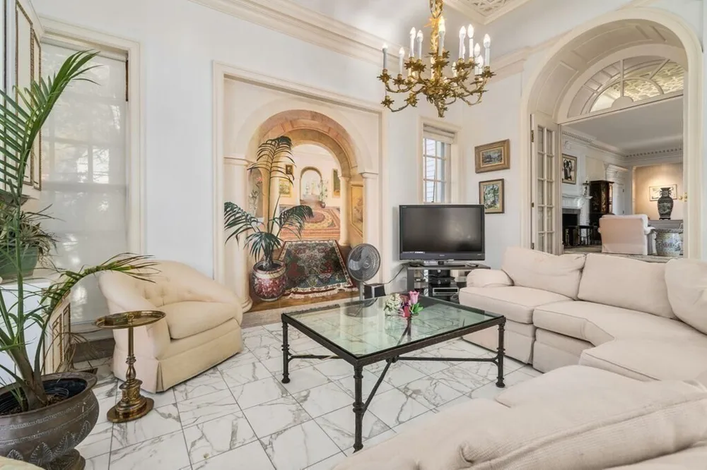 15 Catlin Rd, Brookline, MA 02445-5748