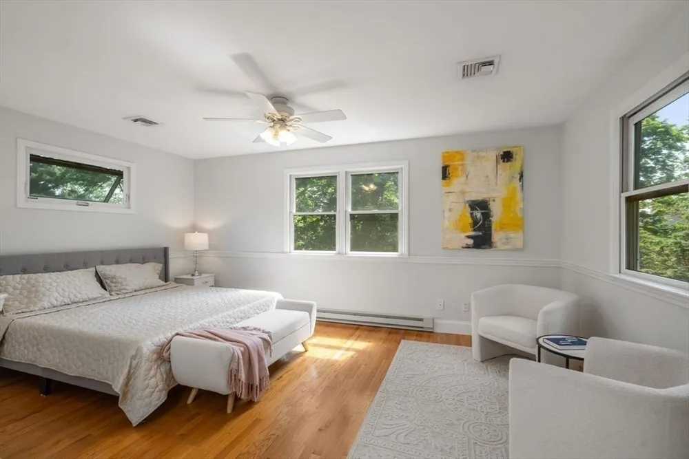 40 Brooks Ave, Newton, MA 02460