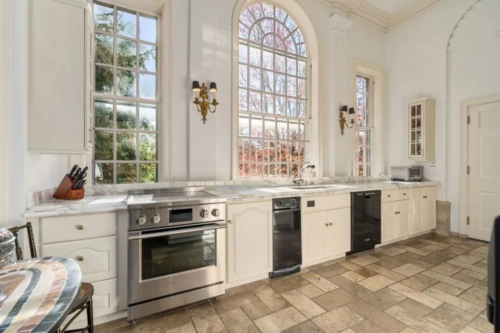15 Catlin Rd, Brookline, MA 02445-5748