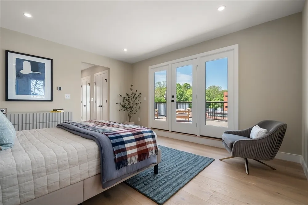 17 Smith Pl, Cambridge, MA 02138