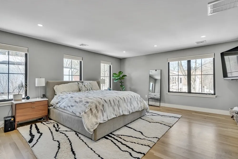 32 Lantern Ln, Wellesley, MA 02481