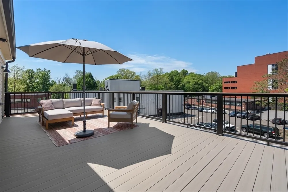 17 Smith Pl, Cambridge, MA 02138