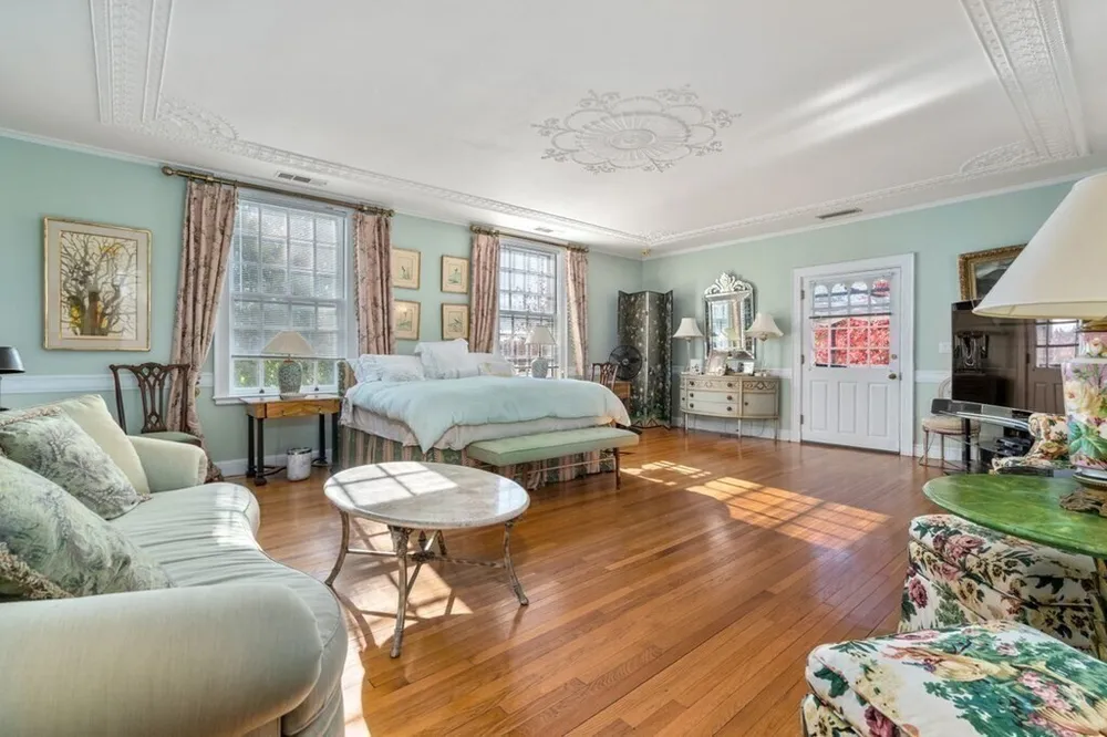 15 Catlin Rd, Brookline, MA 02445-5748