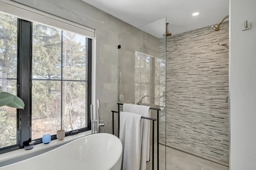 32 Lantern Ln, Wellesley, MA 02481
