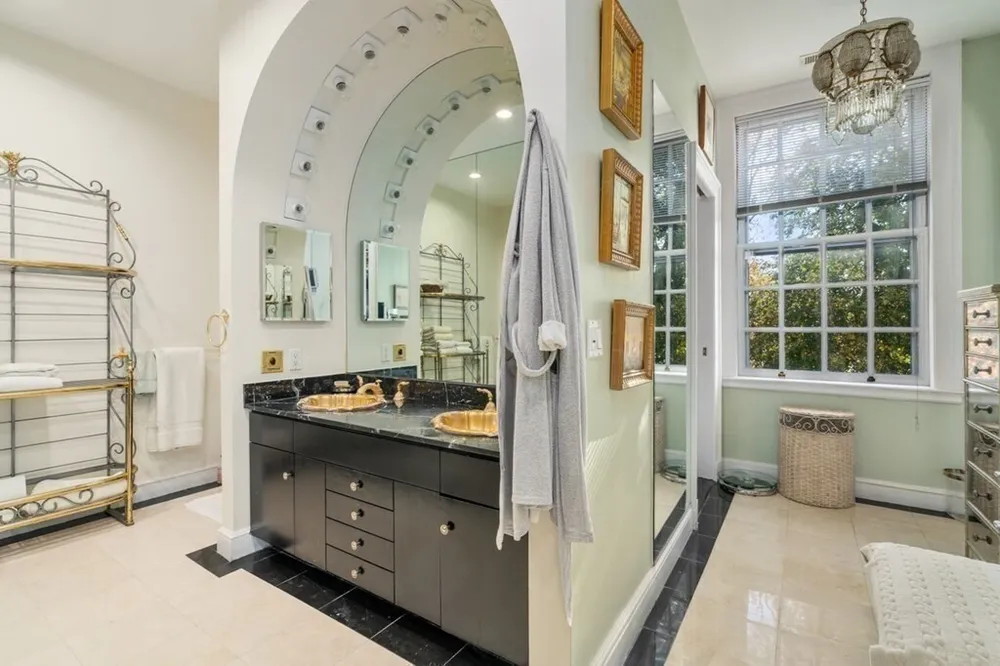 15 Catlin Rd, Brookline, MA 02445-5748