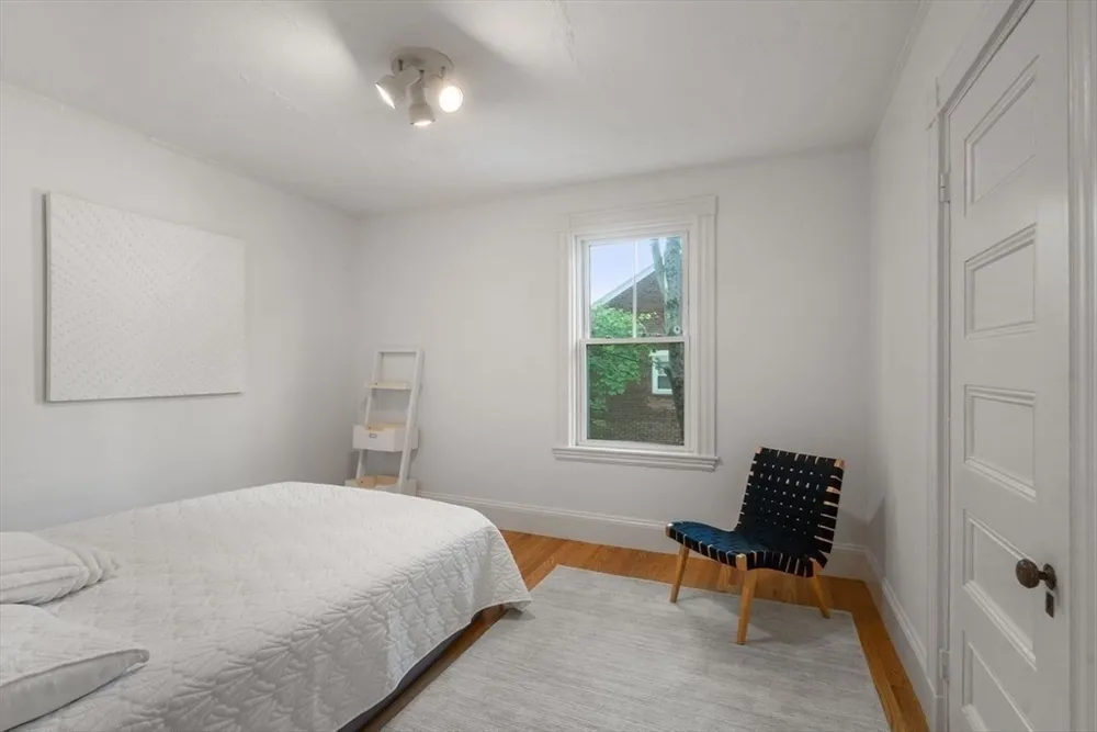 40 Brooks Ave, Newton, MA 02460