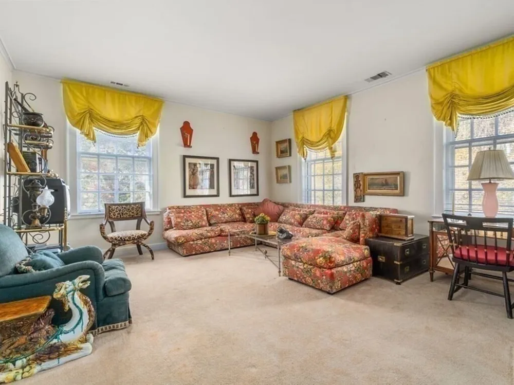 15 Catlin Rd, Brookline, MA 02445-5748