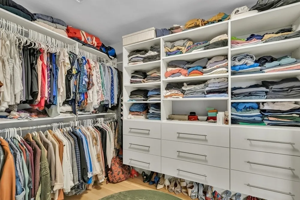 32 Lantern Ln, Wellesley, MA 02481