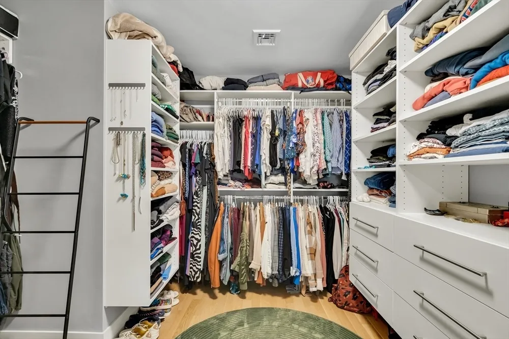 32 Lantern Ln, Wellesley, MA 02481