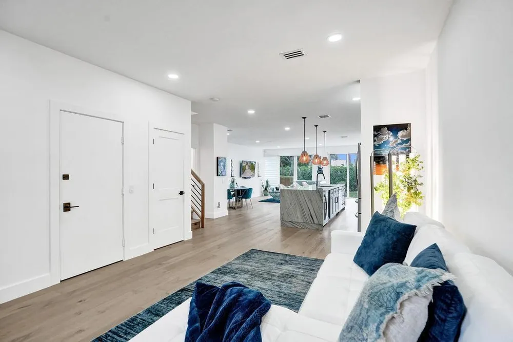 6800 Via Regina, Boca Raton, FL 33433