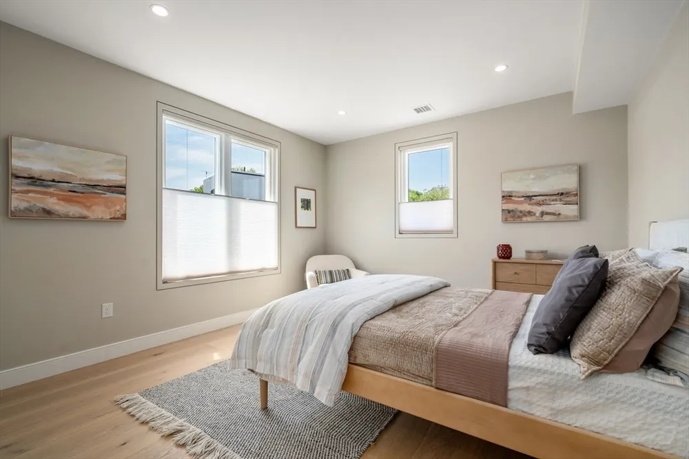 17 Smith Pl, Cambridge, MA 02138