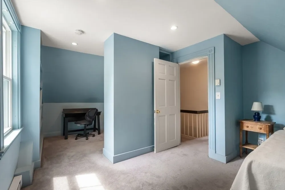 40 Brooks Ave, Newton, MA 02460