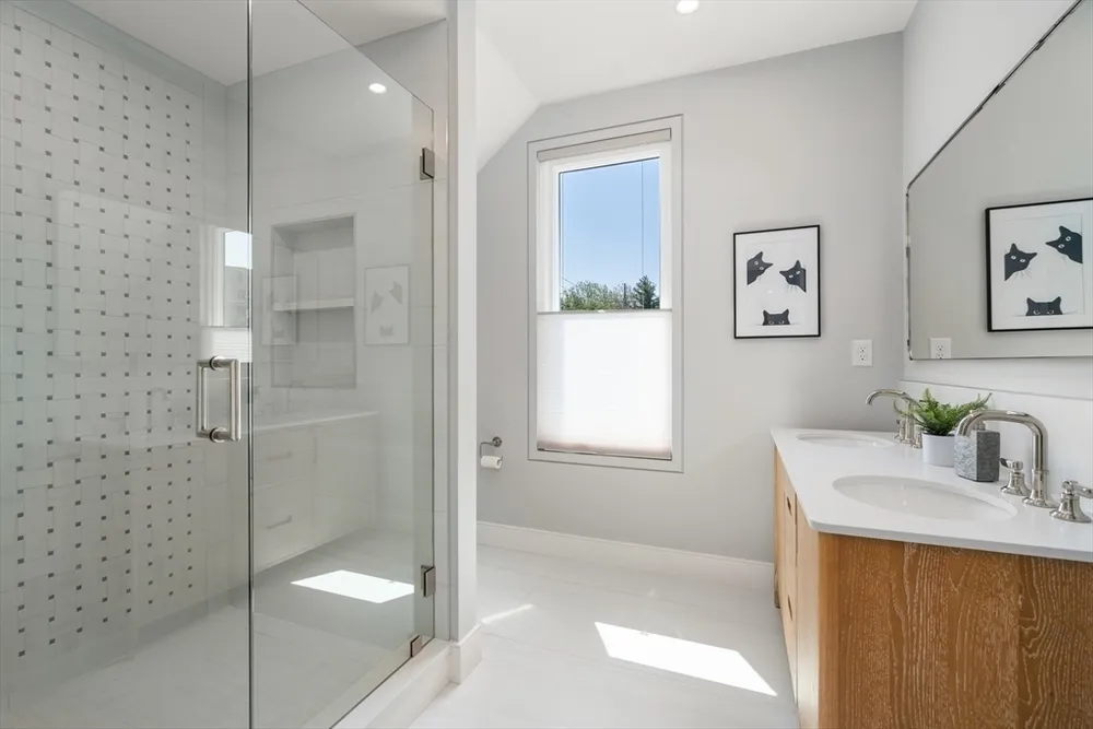 17 Smith Pl, Cambridge, MA 02138