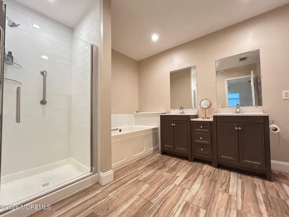 48 Winthrop Rd, Monroe, NJ 08831