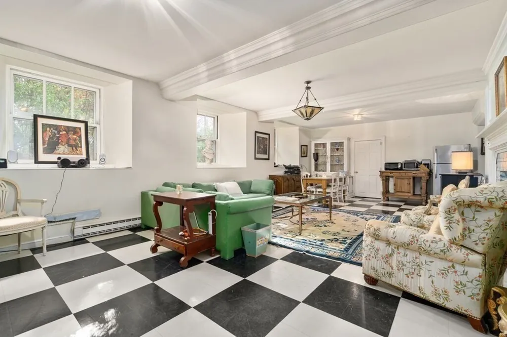 15 Catlin Rd, Brookline, MA 02445-5748