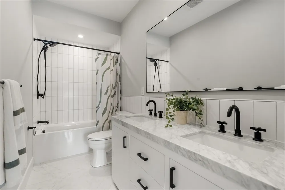 17 Smith Pl, Cambridge, MA 02138