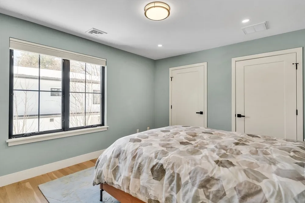 32 Lantern Ln, Wellesley, MA 02481