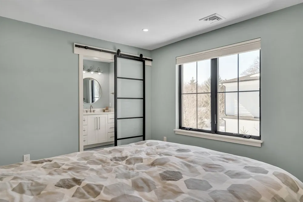 32 Lantern Ln, Wellesley, MA 02481