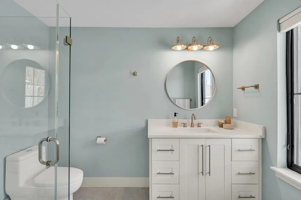 32 Lantern Ln, Wellesley, MA 02481