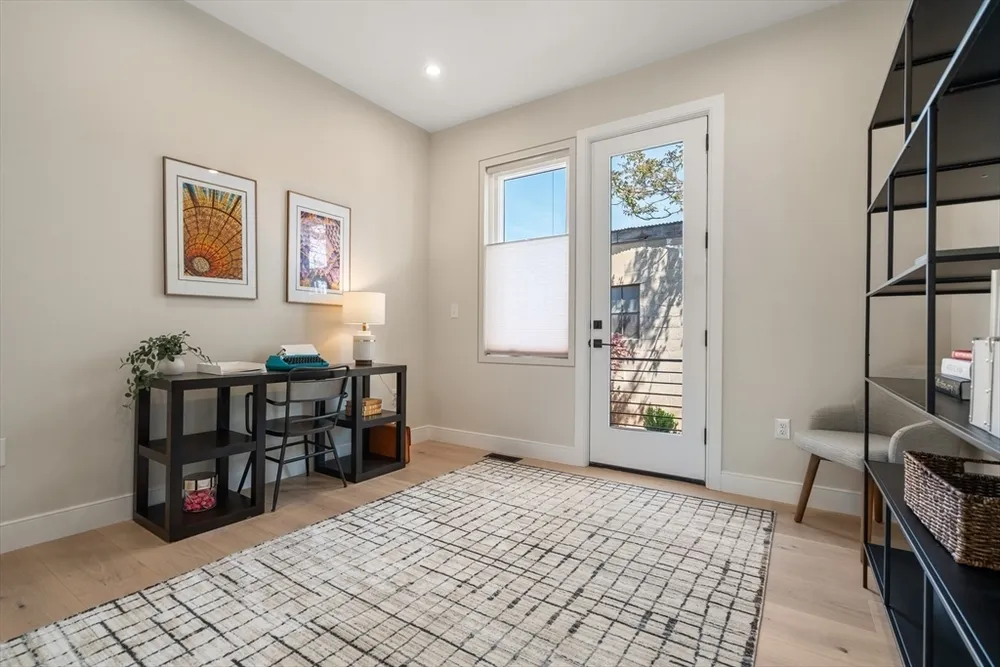 17 Smith Pl, Cambridge, MA 02138