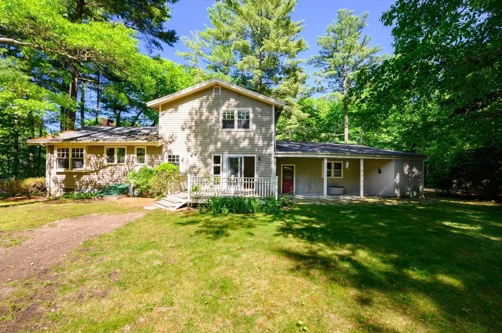 371 Gardner St, Hingham, MA 02043