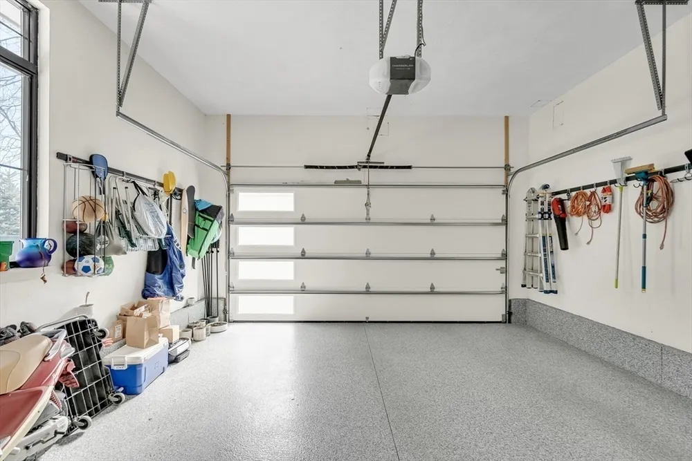 32 Lantern Ln, Wellesley, MA 02481