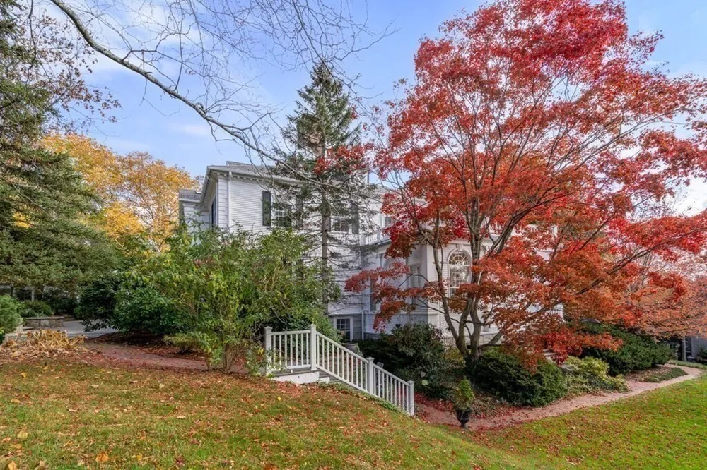15 Catlin Rd, Brookline, MA 02445-5748