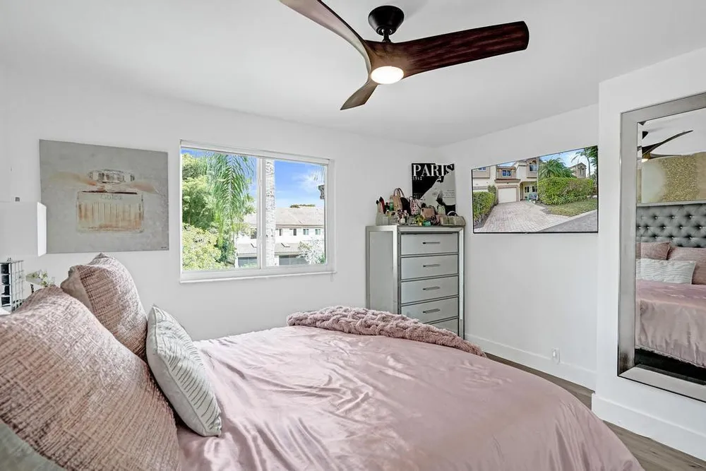 6800 Via Regina, Boca Raton, FL 33433