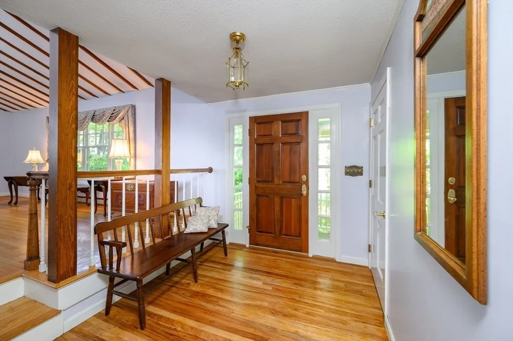 371 Gardner St, Hingham, MA 02043