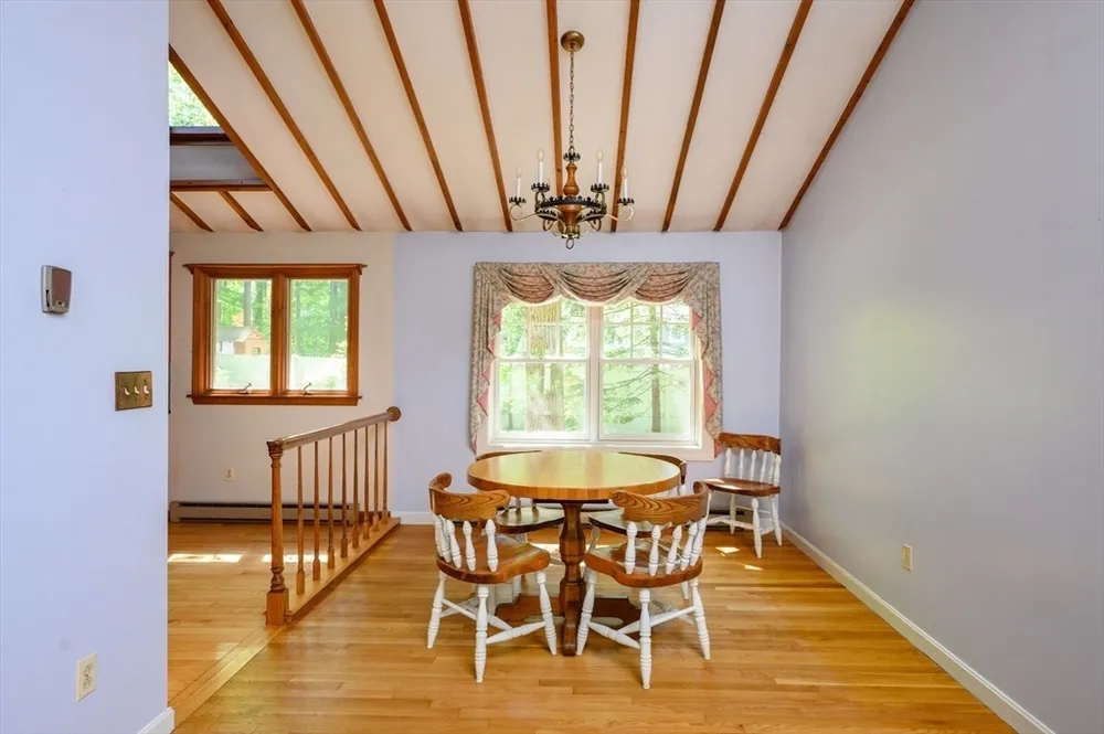 371 Gardner St, Hingham, MA 02043