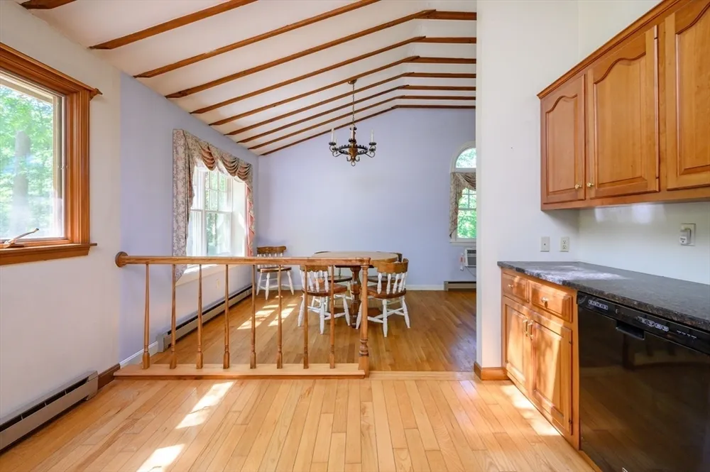 371 Gardner St, Hingham, MA 02043