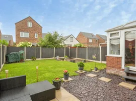 Walnut Road, Thorne, Doncaster thumb 2
