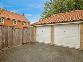 Sampson Drive, Long Melford, Sudbury thumb 3