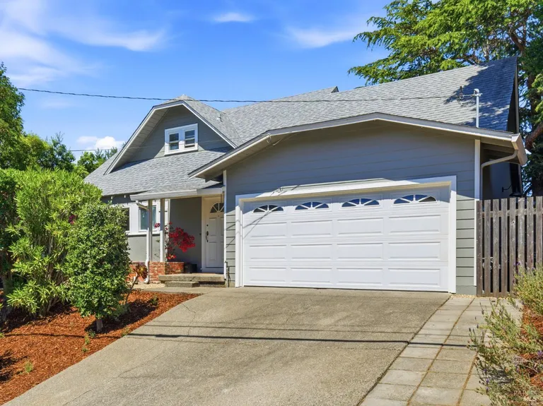 66 Granada Dr, Corte Madera, CA 94925
