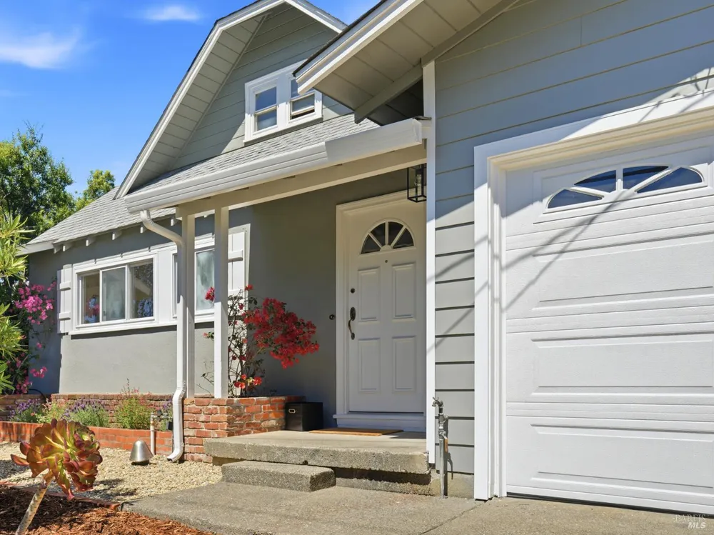 66 Granada Dr, Corte Madera, CA 94925
